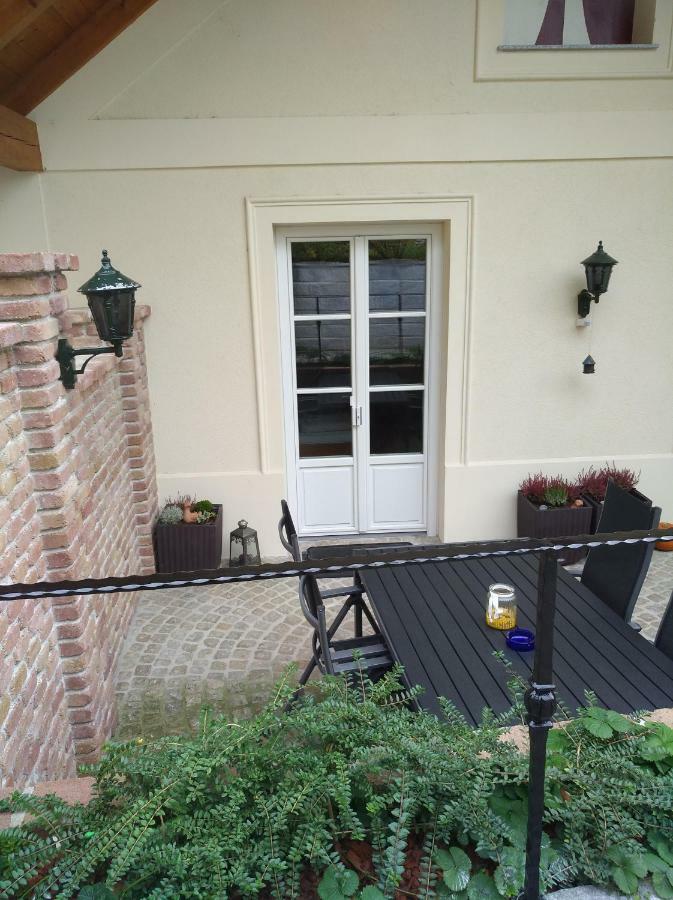 Gaestezimmer Bruehl *